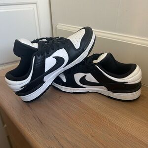 Nike women’s dunk low twists panda